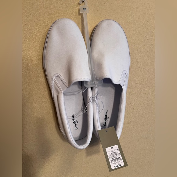 NWT Men’s Slip On Style Shoes! - Picture 2 of 4